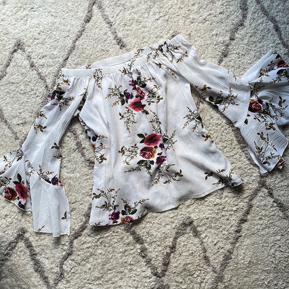 ✨Flower Flowy Top✨